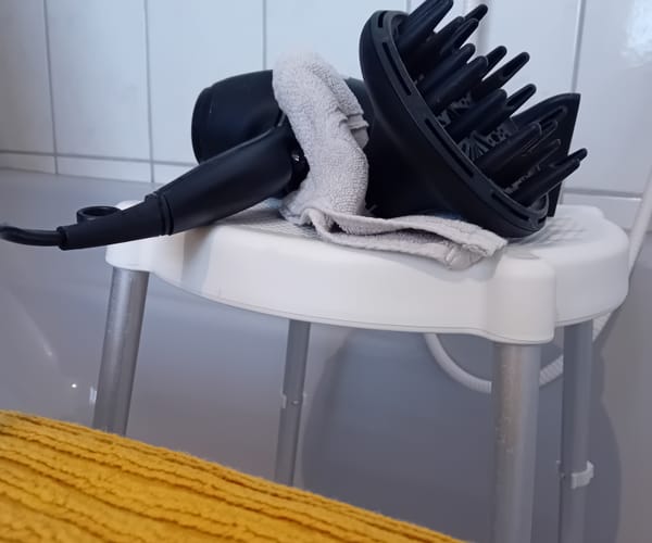 Der Mann, der durch ME/CFS zum Hilfsfriseur wurde